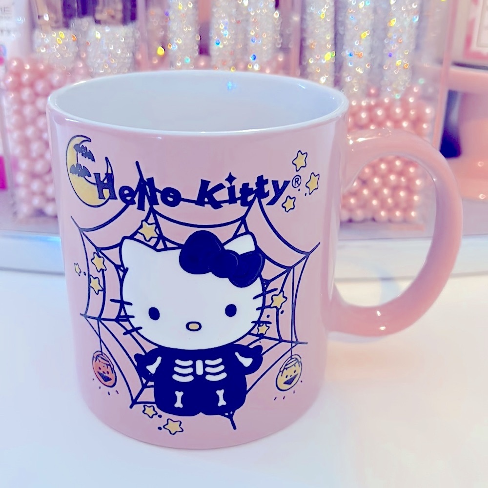 NWOT Halloween Hello Kitty pink 20 oz mug